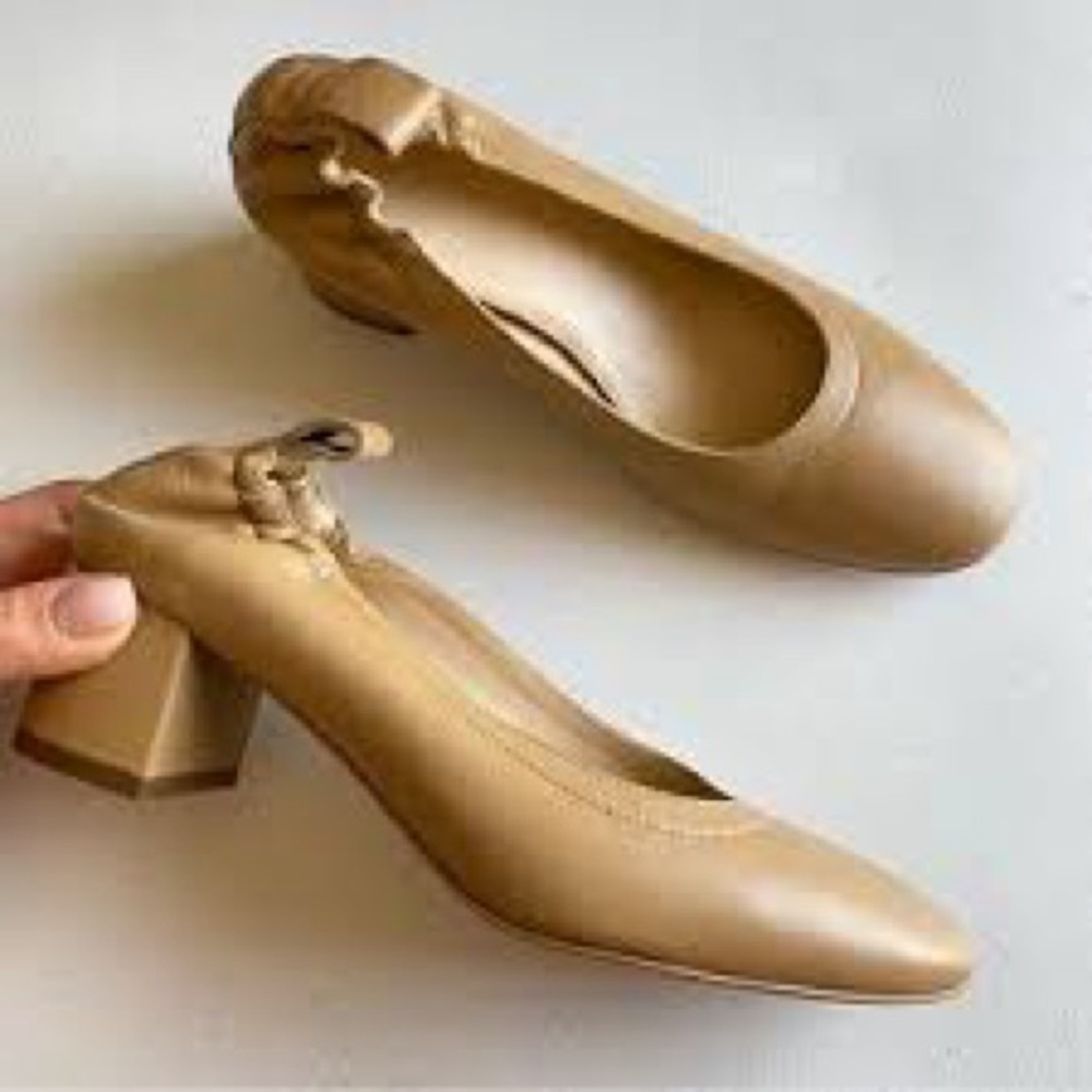 Everlane Classic Tan Heels